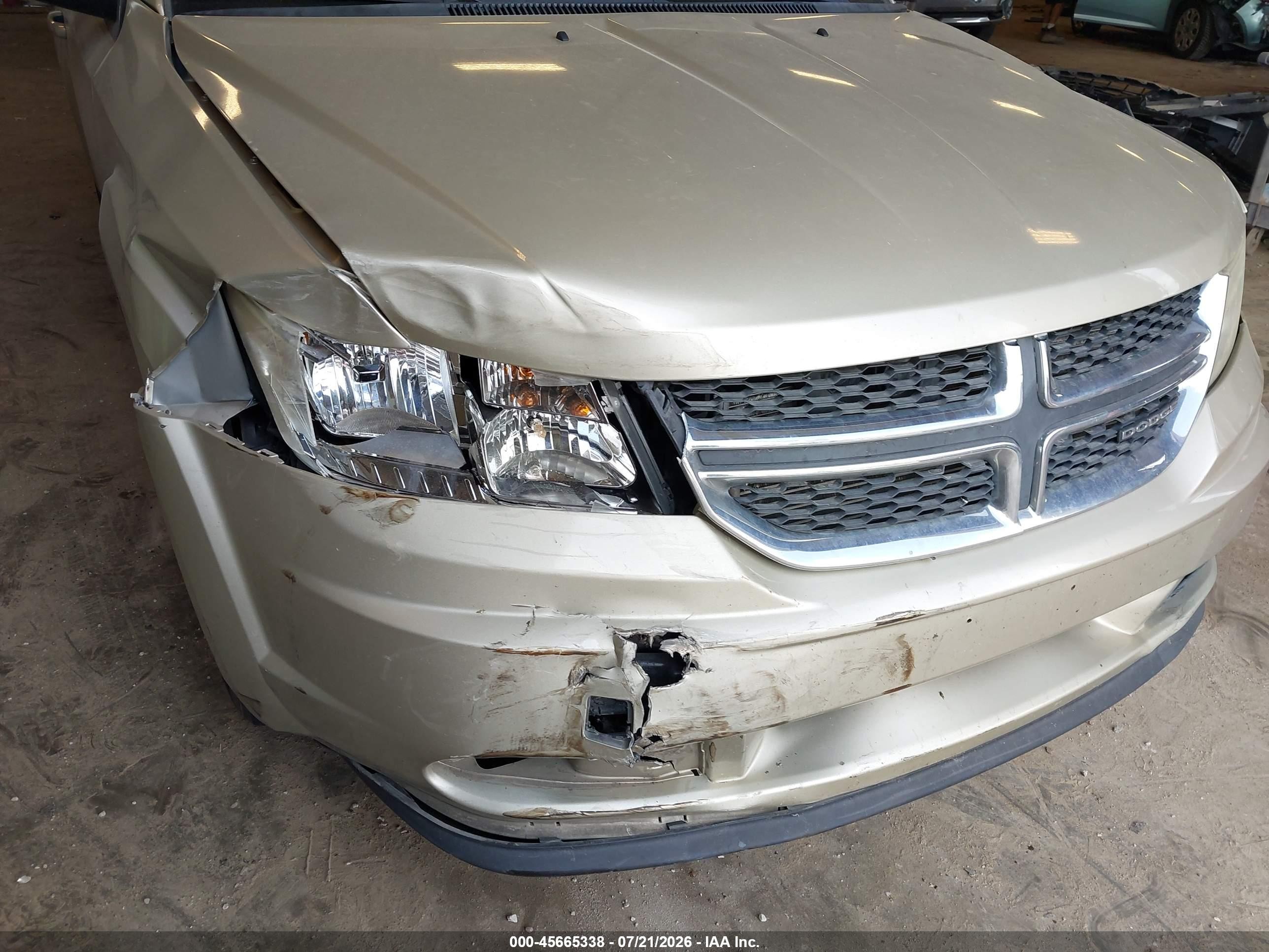 2011 Dodge Journey Mainstreet Золотой vin: 3D4PH1FG4BT518932