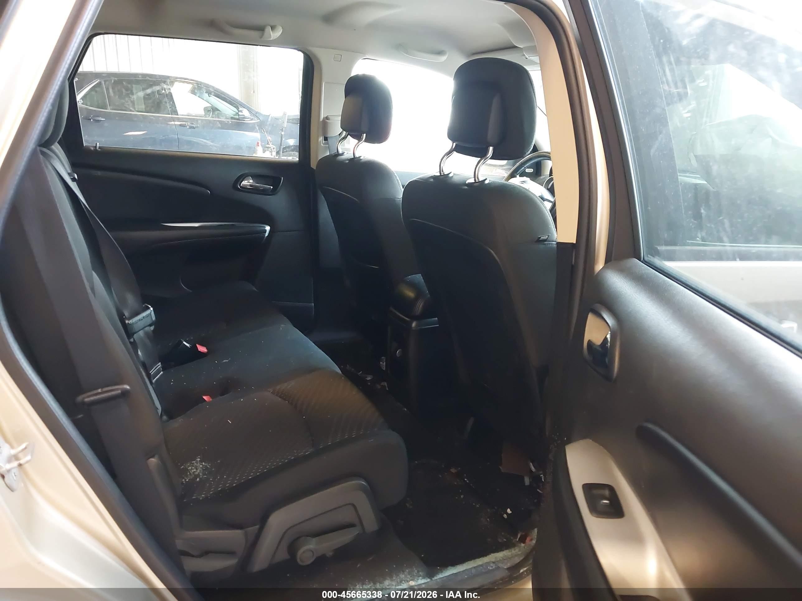 2011 Dodge Journey Mainstreet Золотой vin: 3D4PH1FG4BT518932