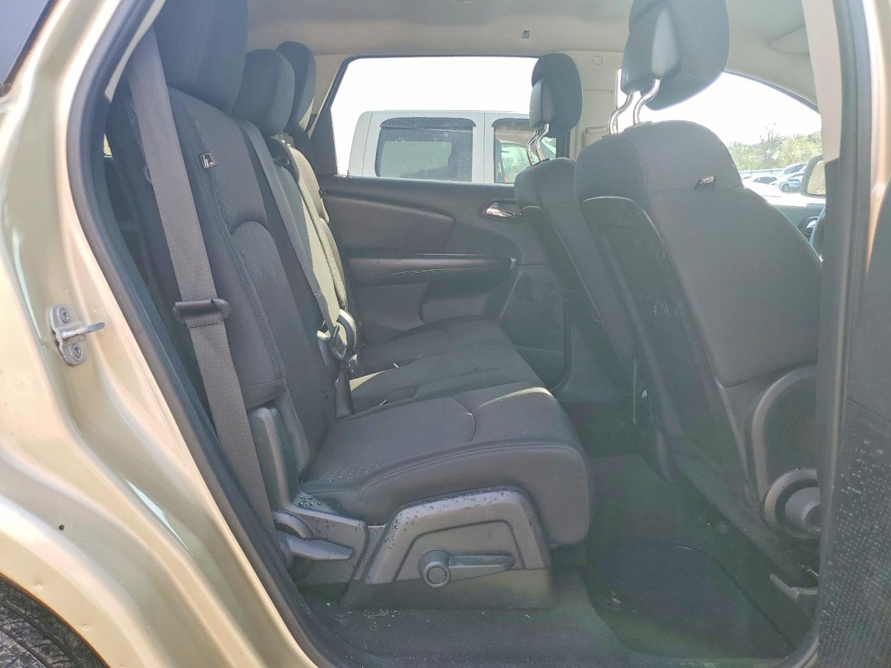 2011 Dodge Journey Mainstreet Желто-коричневый vin: 3D4PH1FG6BT561006