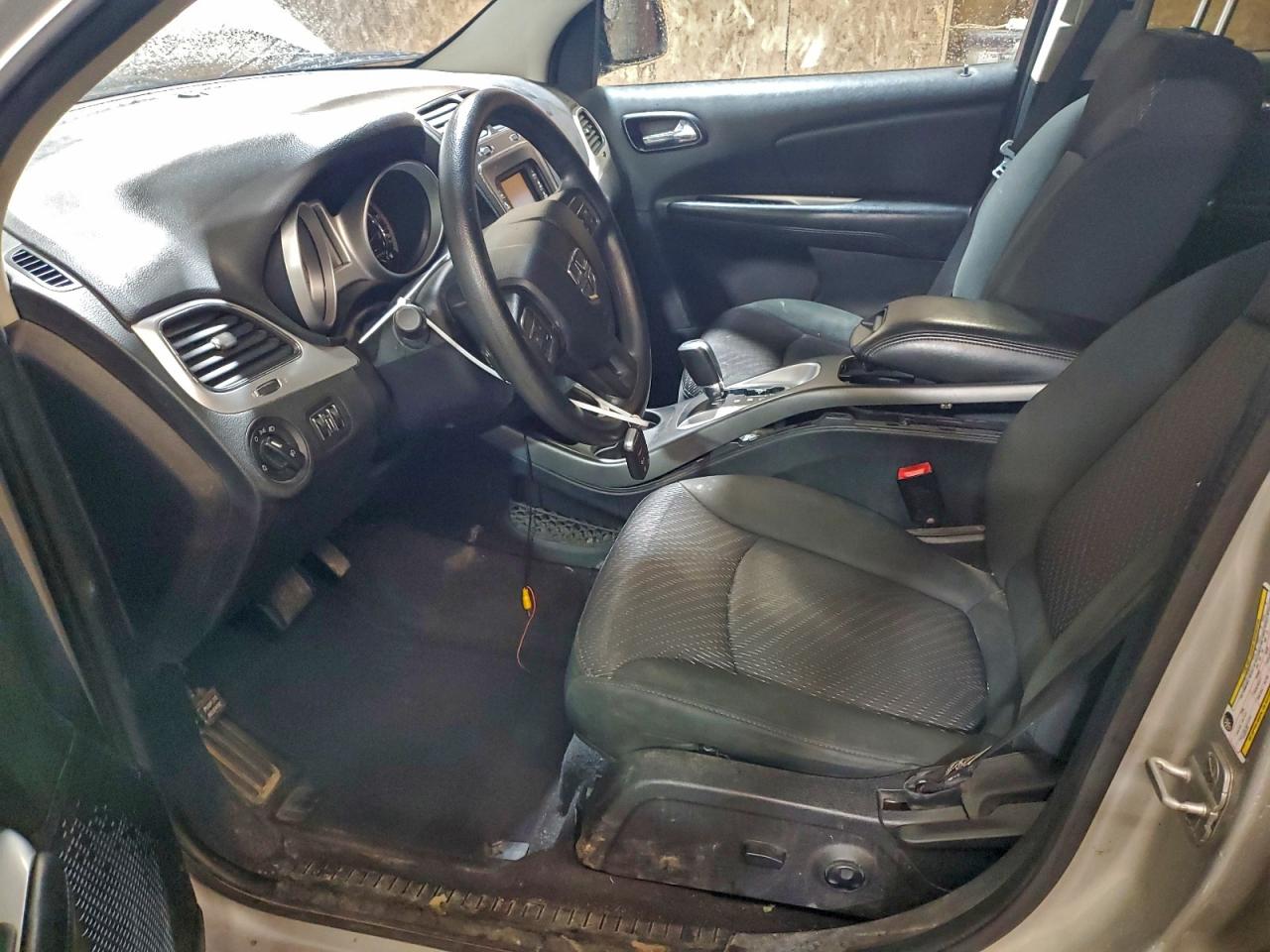 2011 Dodge Journey Mainstreet Silver vin: 3D4PH1FG8BT557121