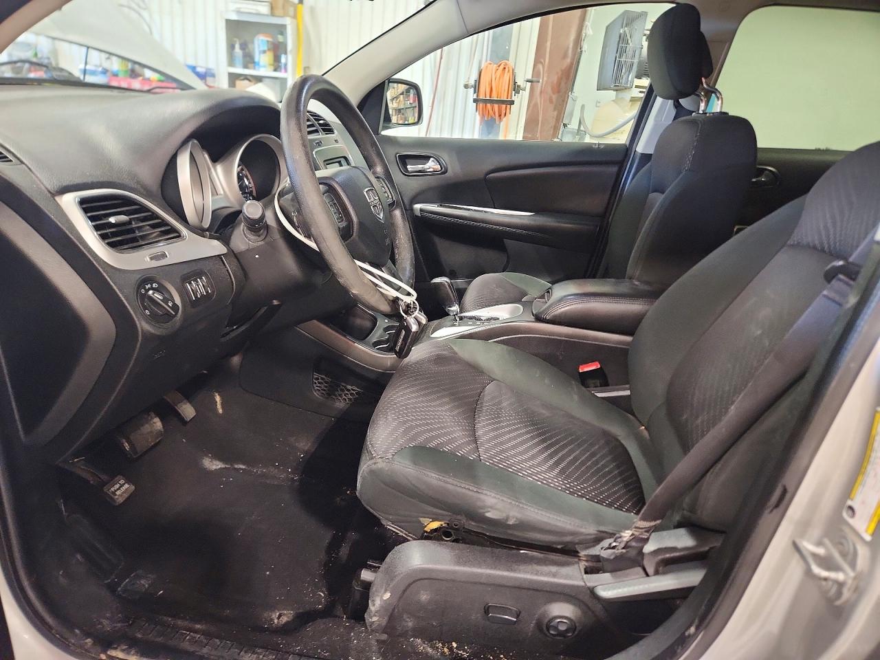 2011 Dodge Journey Mainstreet Silver vin: 3D4PH1FGXBT542846