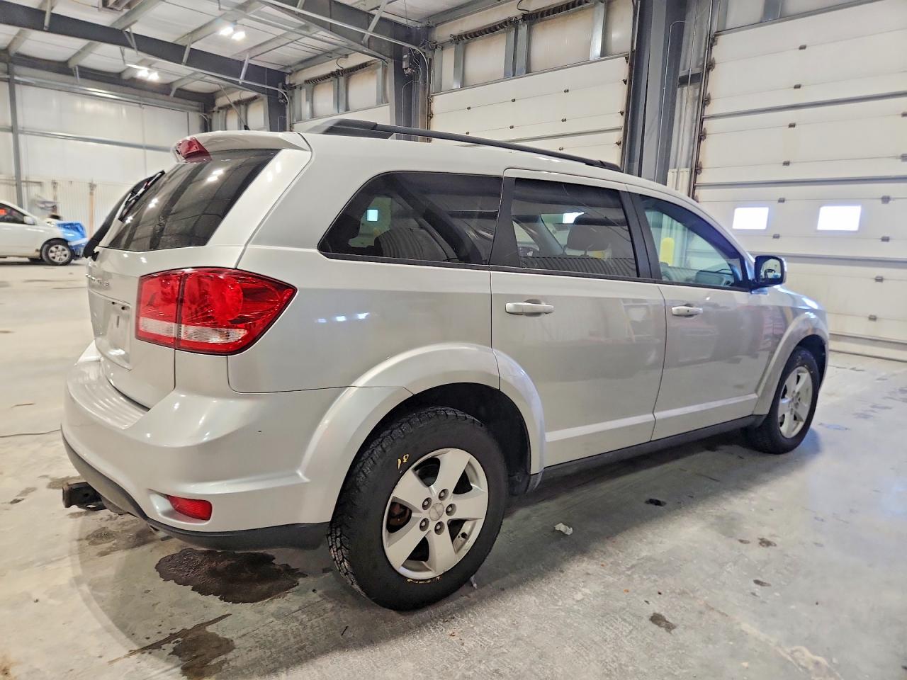 2011 Dodge Journey Mainstreet Silver vin: 3D4PH1FGXBT542846