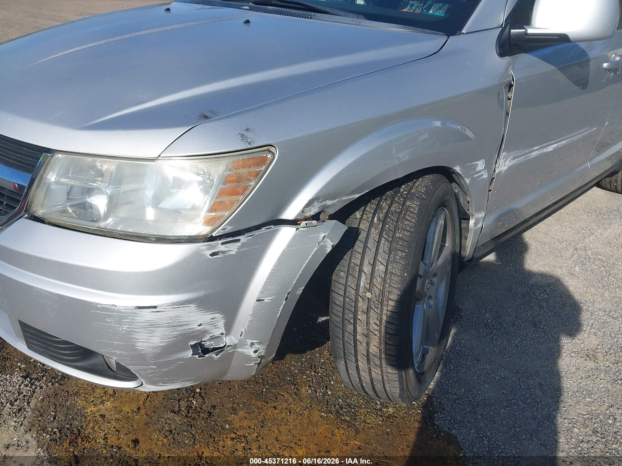 2010 Dodge Journey Sxt Silver vin: 3D4PH5FV1AT148334