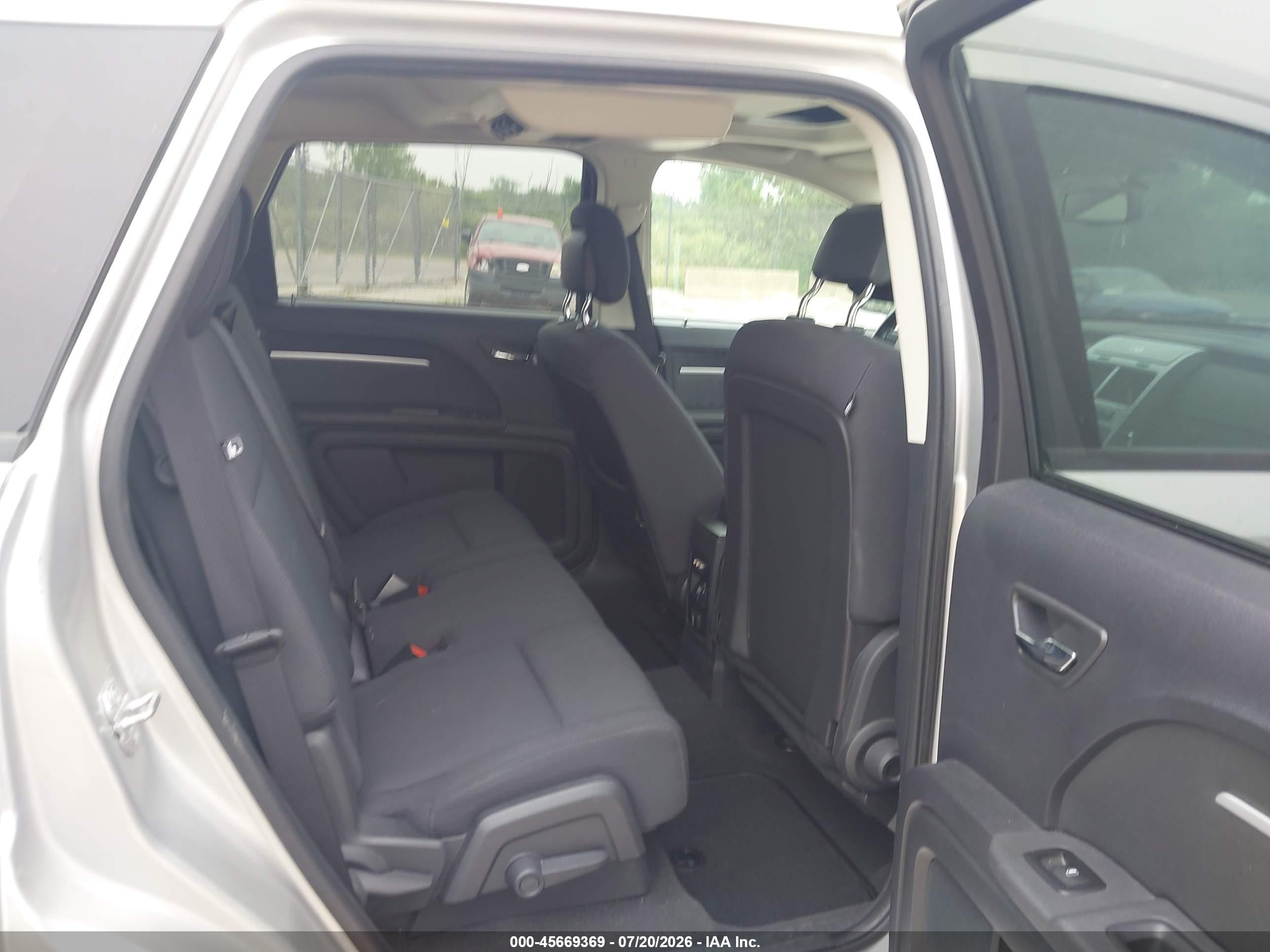 2010 Dodge Journey Sxt Silver vin: 3D4PH5FV9AT139218