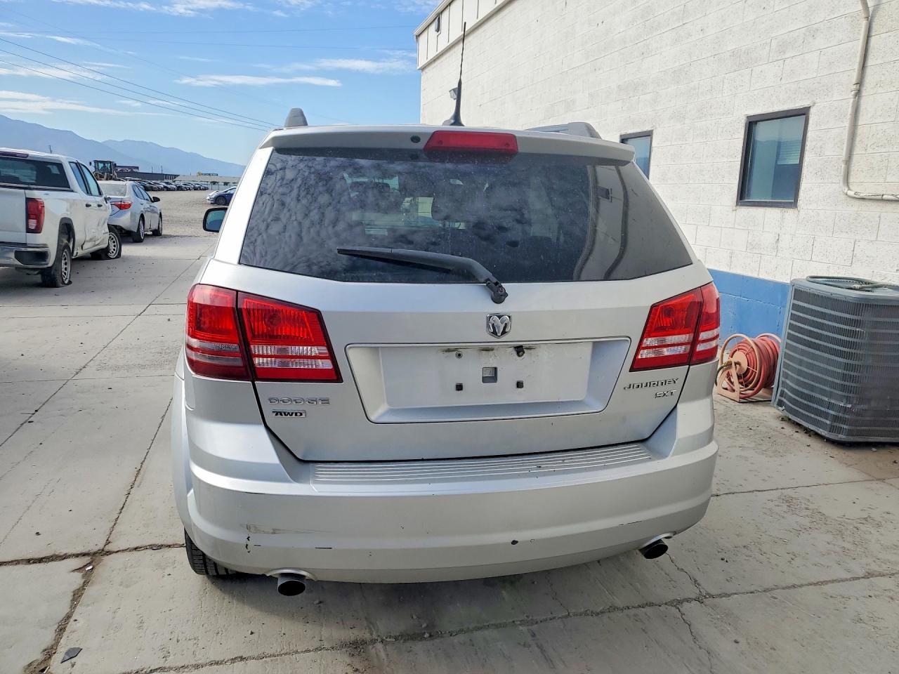 2010 Dodge Journey Sxt Silver vin: 3D4PH5FV9AT249122