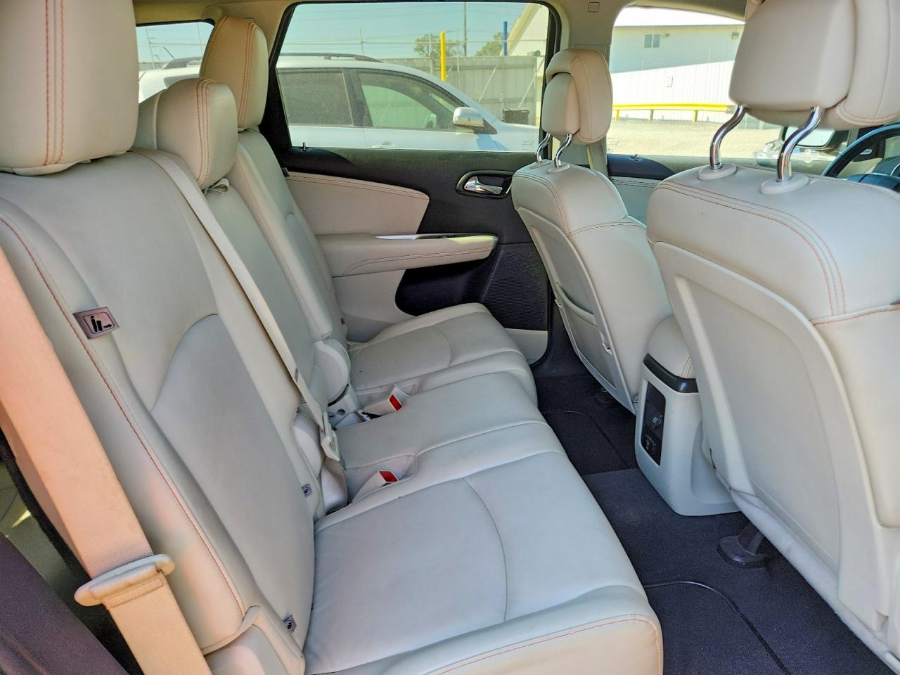 2011 Dodge Journey Lux Burgundy vin: 3D4PH9FG2BT513677