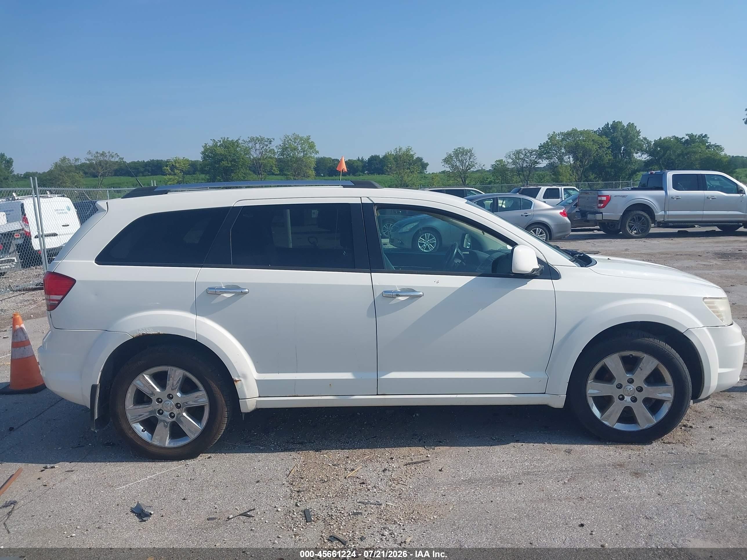 2010 Dodge Journey R/t White vin: 3D4PH9FV9AT239679