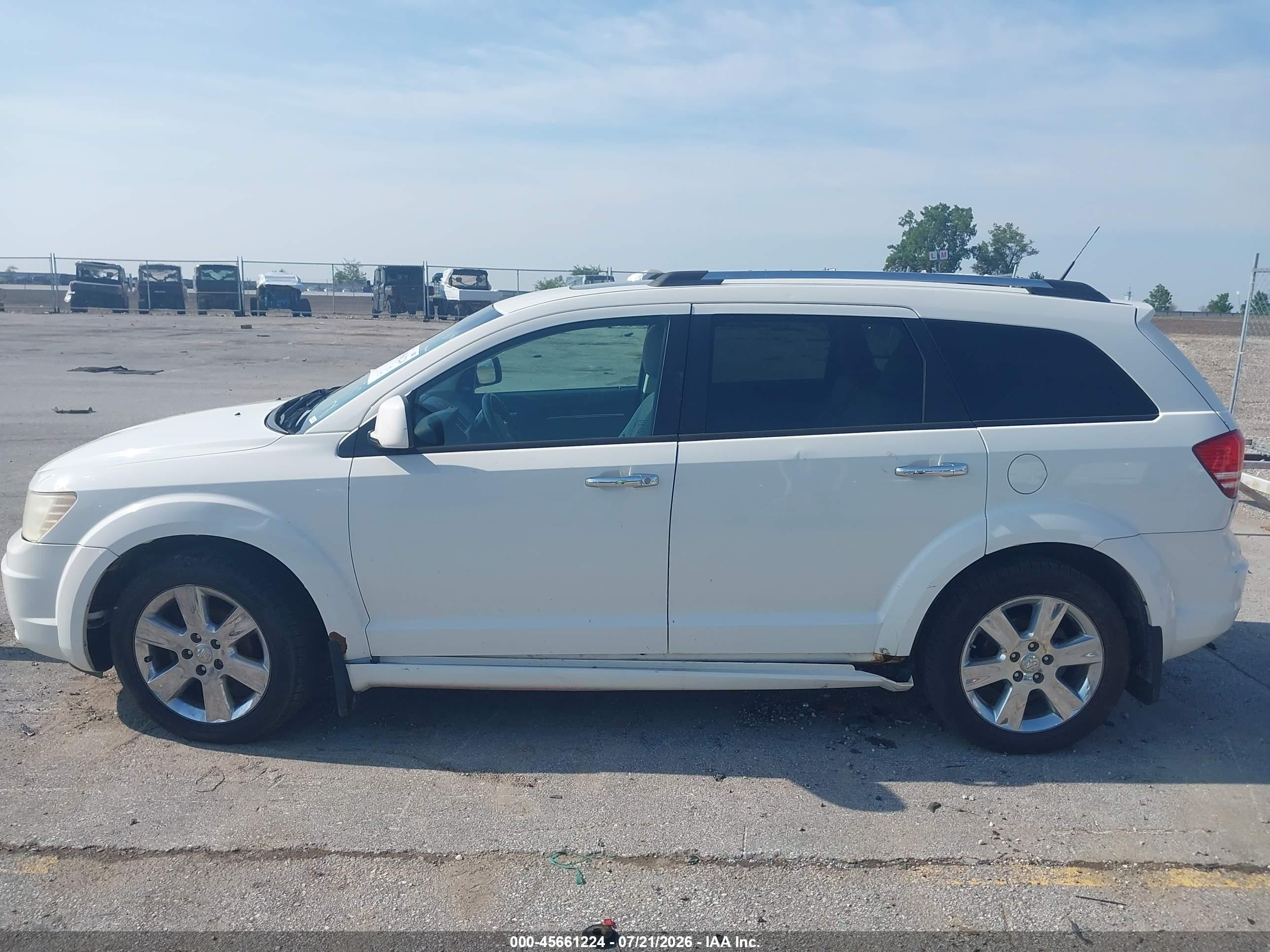 2010 Dodge Journey R/t White vin: 3D4PH9FV9AT239679