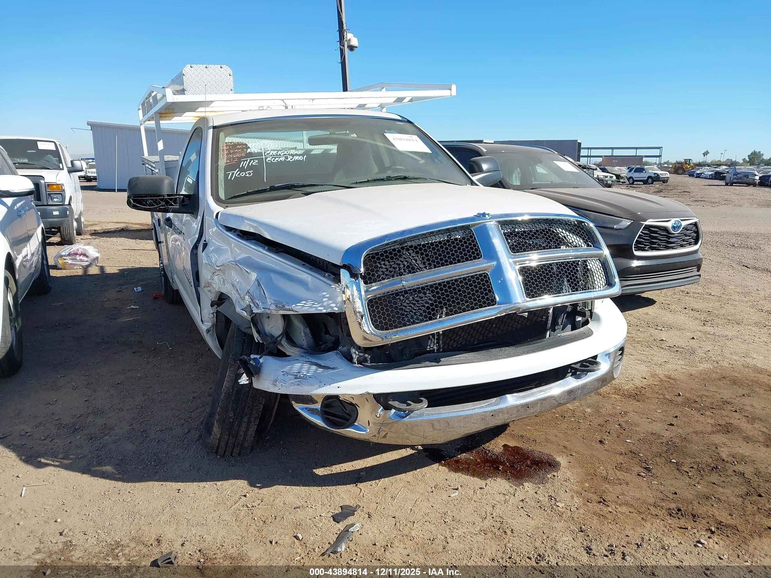 2005 Dodge Ram 2500 St/slt White vin: 3D6WR26C15G856921