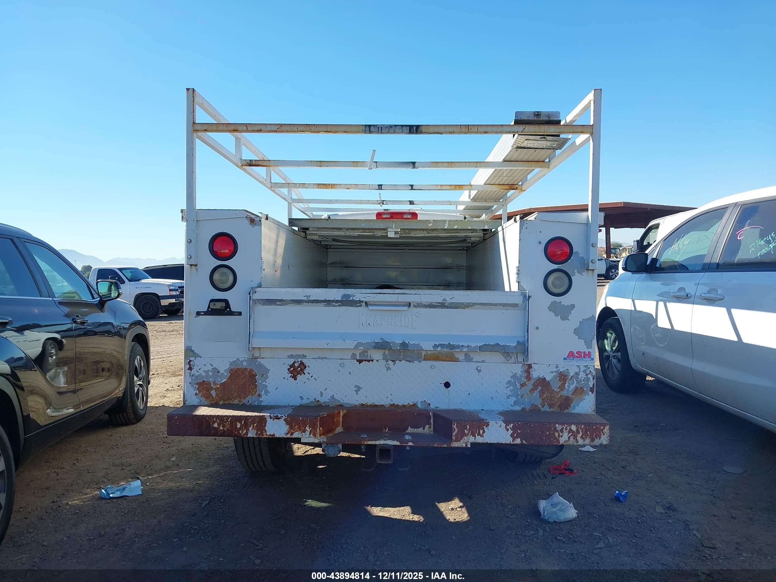 2005 Dodge Ram 2500 St/slt White vin: 3D6WR26C15G856921