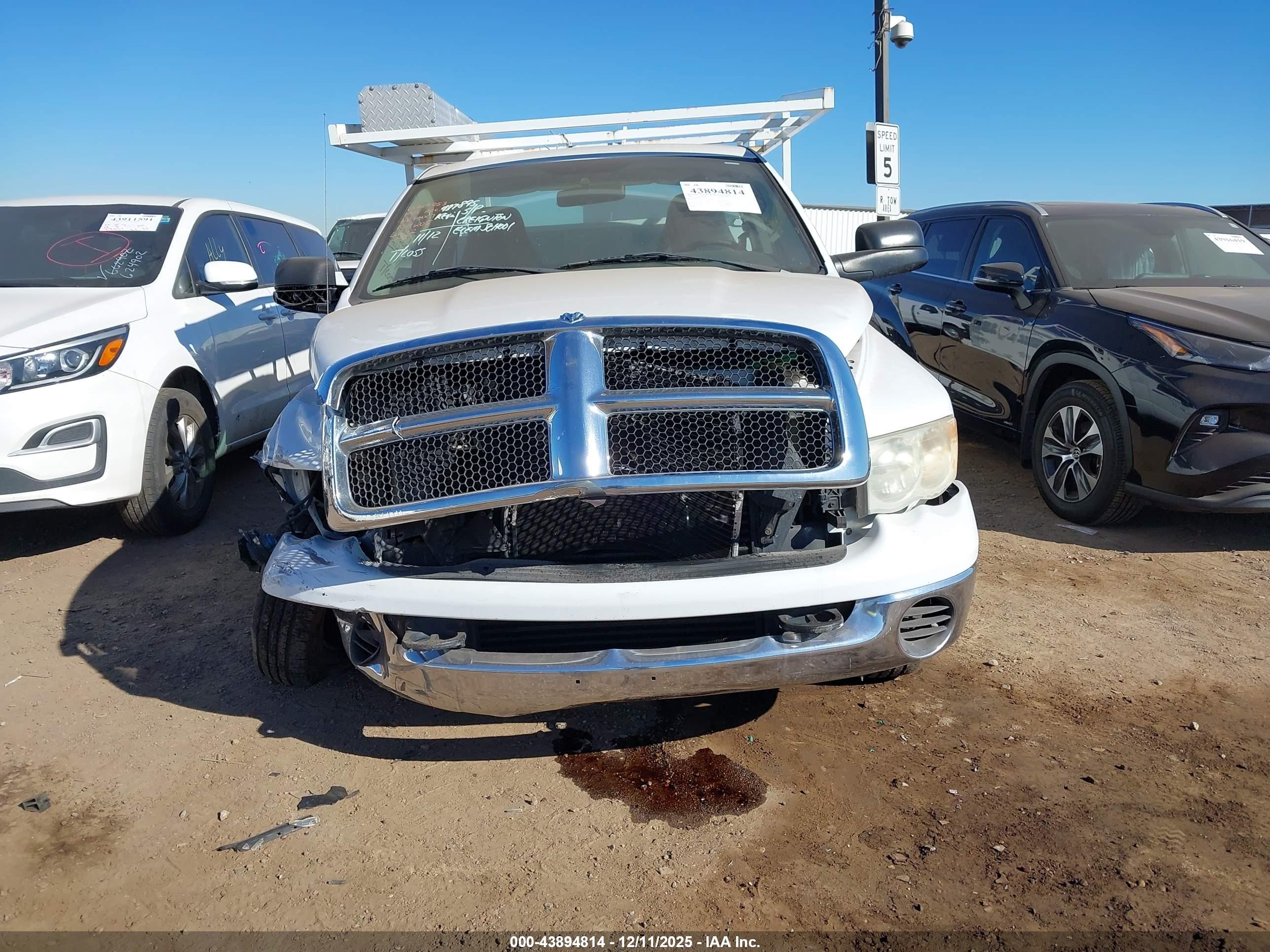 2005 Dodge Ram 2500 St/slt White vin: 3D6WR26C15G856921