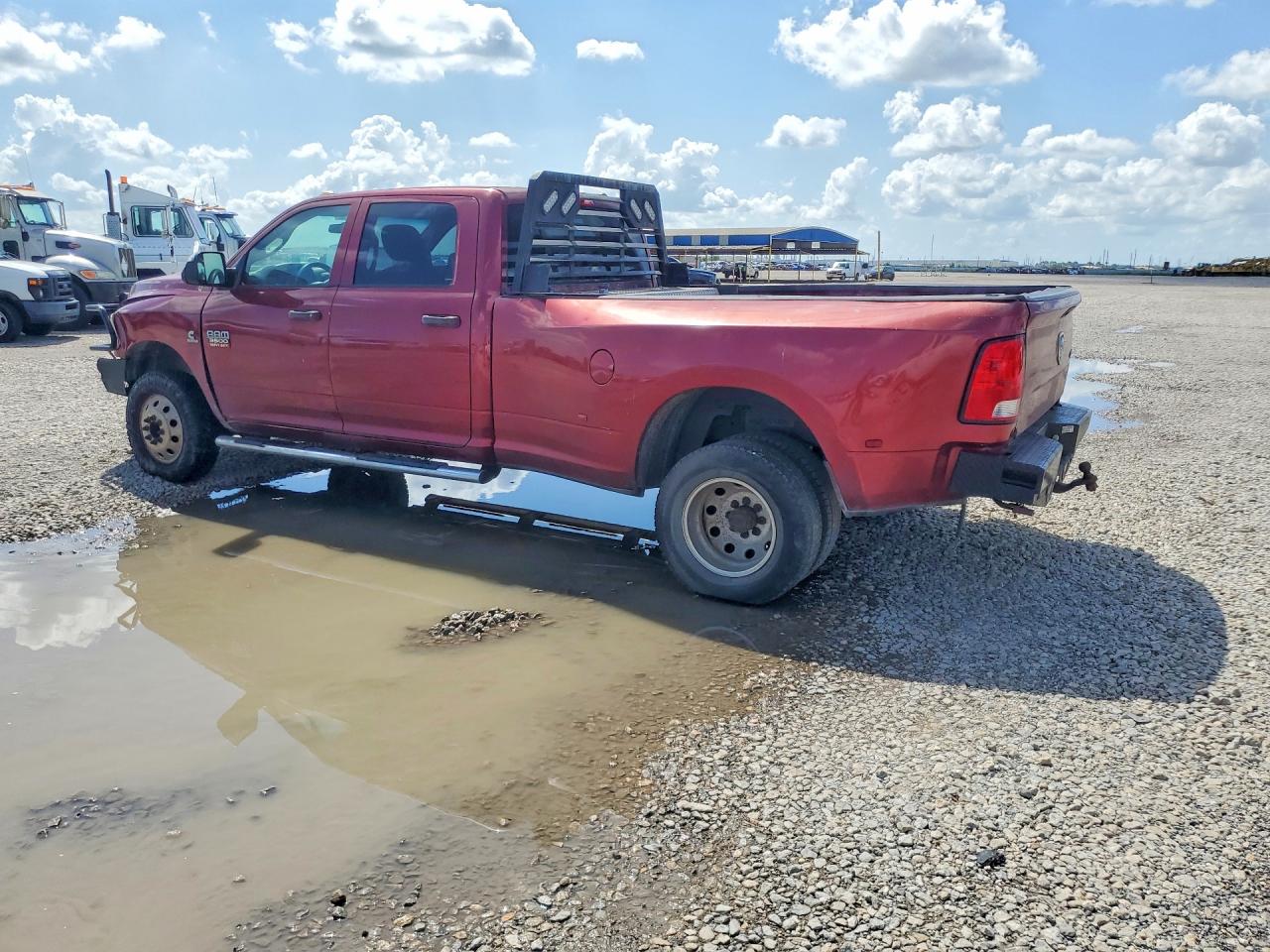 2011 Dodge 3500 Red vin: 3D73Y4CL3BG545245
