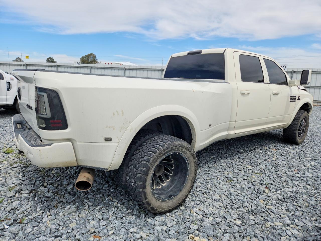 2011 Dodge Ram 3500 White vin: 3D73Y4CL7BG634025