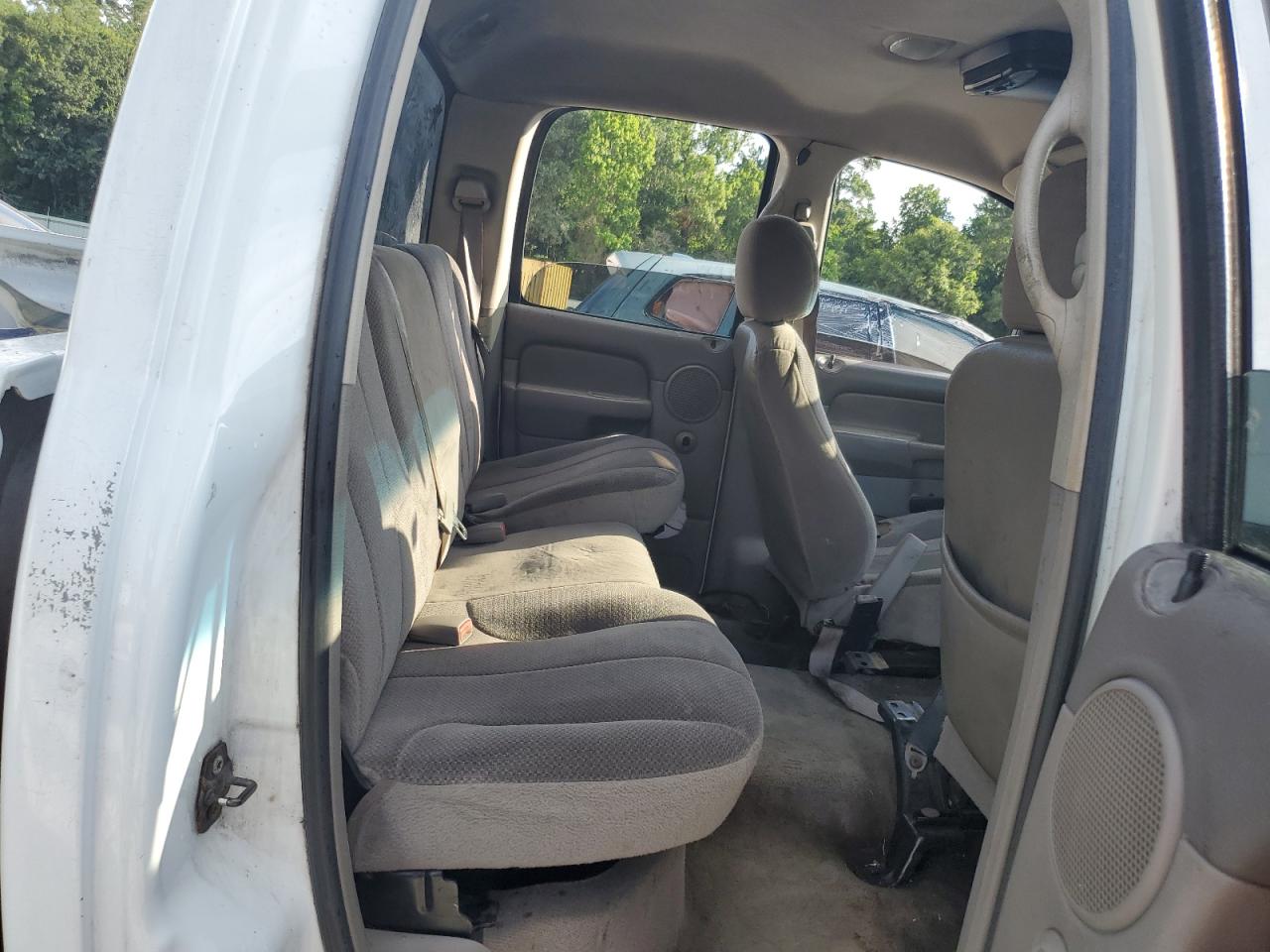 2002 Dodge Ram 1500 White vin: 3D7HA18N32G158097