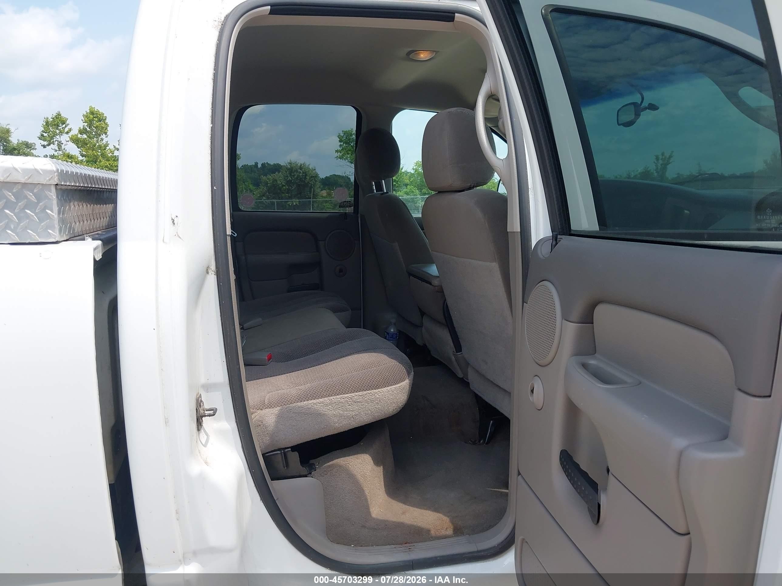 2002 Dodge Ram 1500 St White vin: 3D7HA18N32G174140