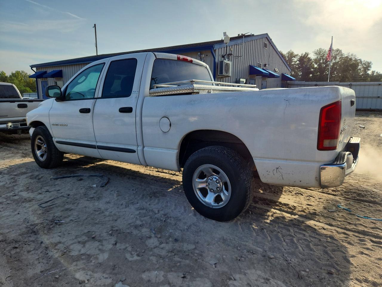 2002 Dodge Ram 1500 White vin: 3D7HA18N42G130275
