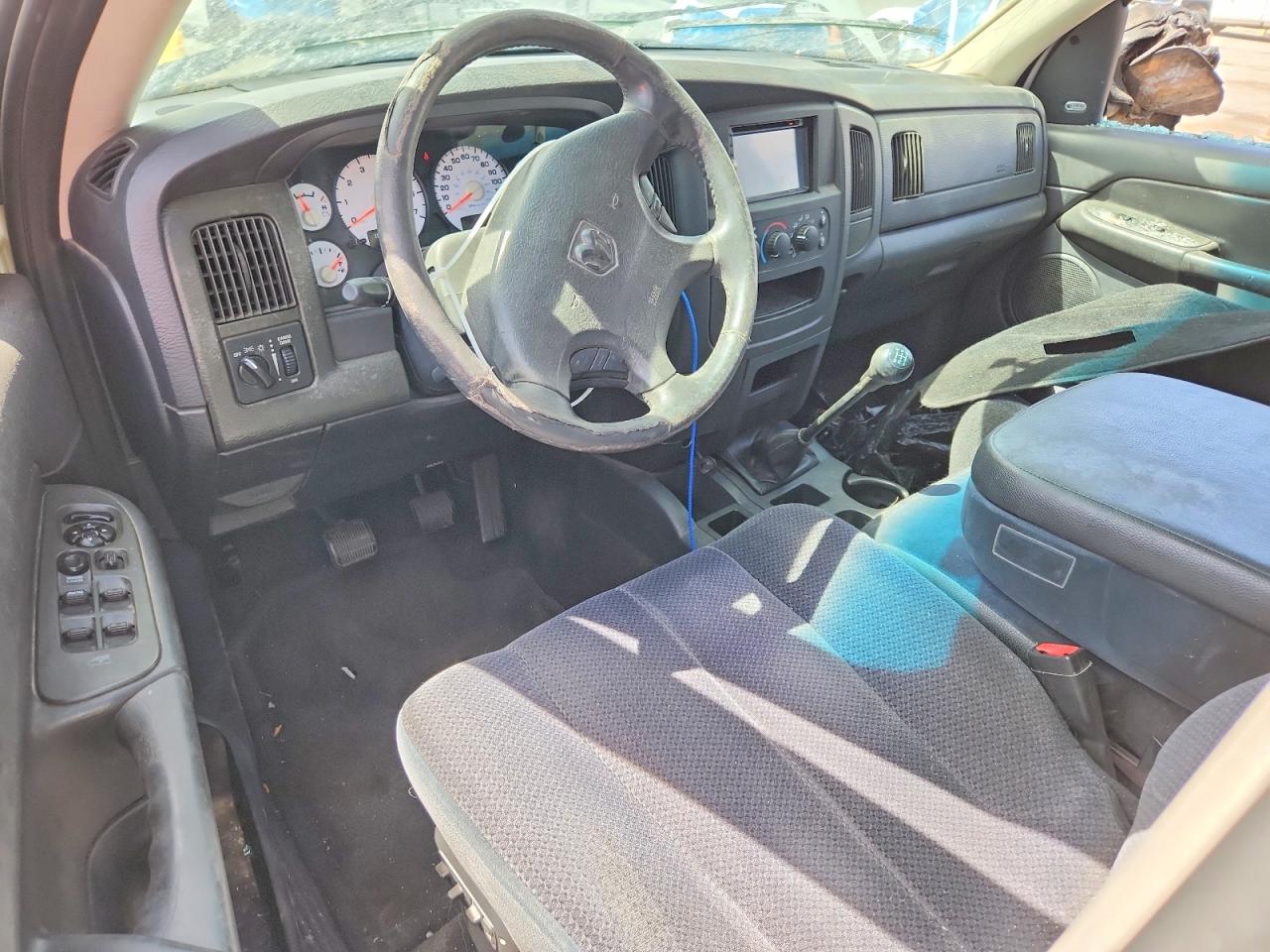 2002 Dodge Ram 1500 White vin: 3D7HA18N52G140555