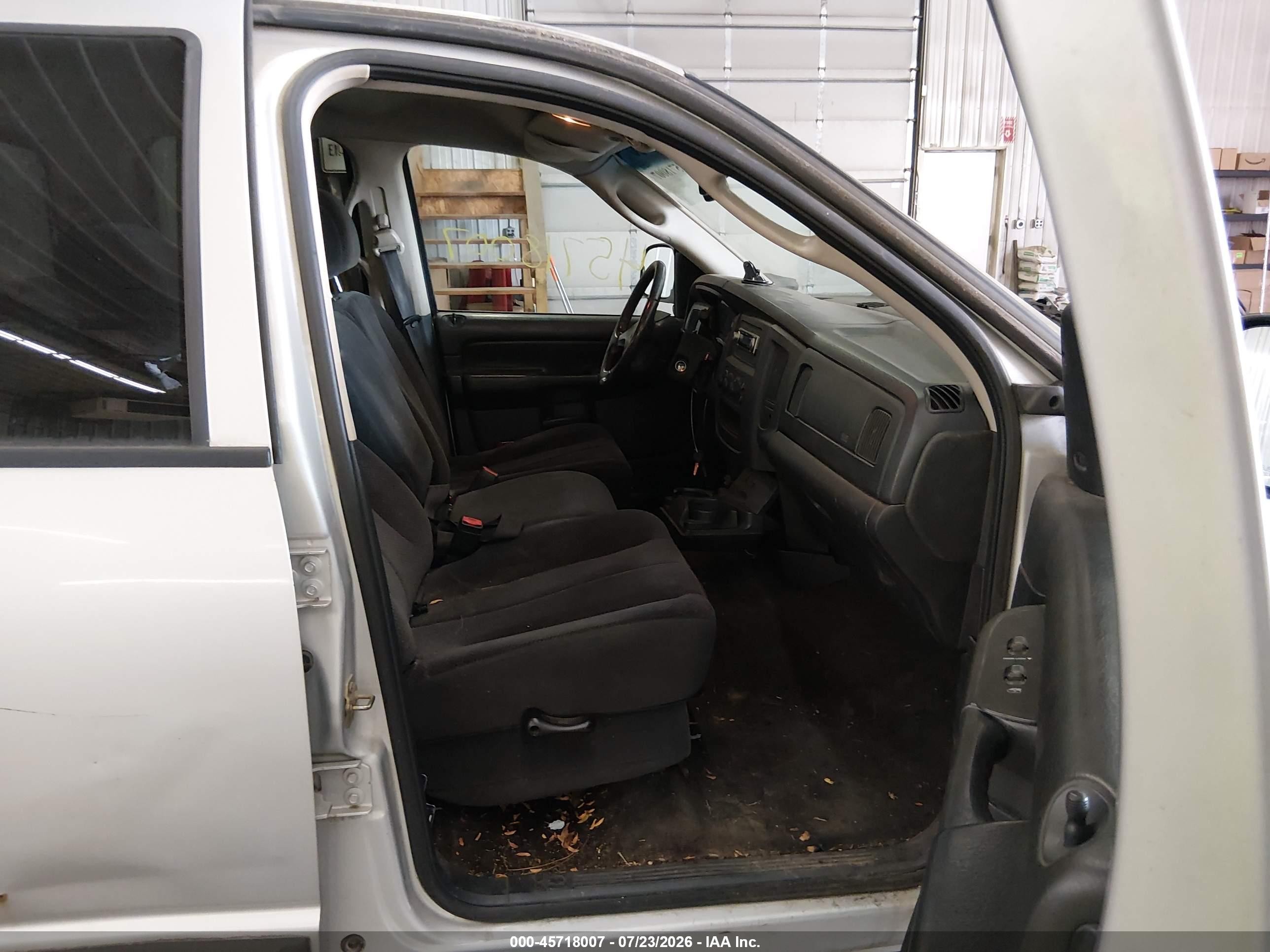 2002 Dodge Ram 1500 St Серебряный vin: 3D7HA18N72G196612