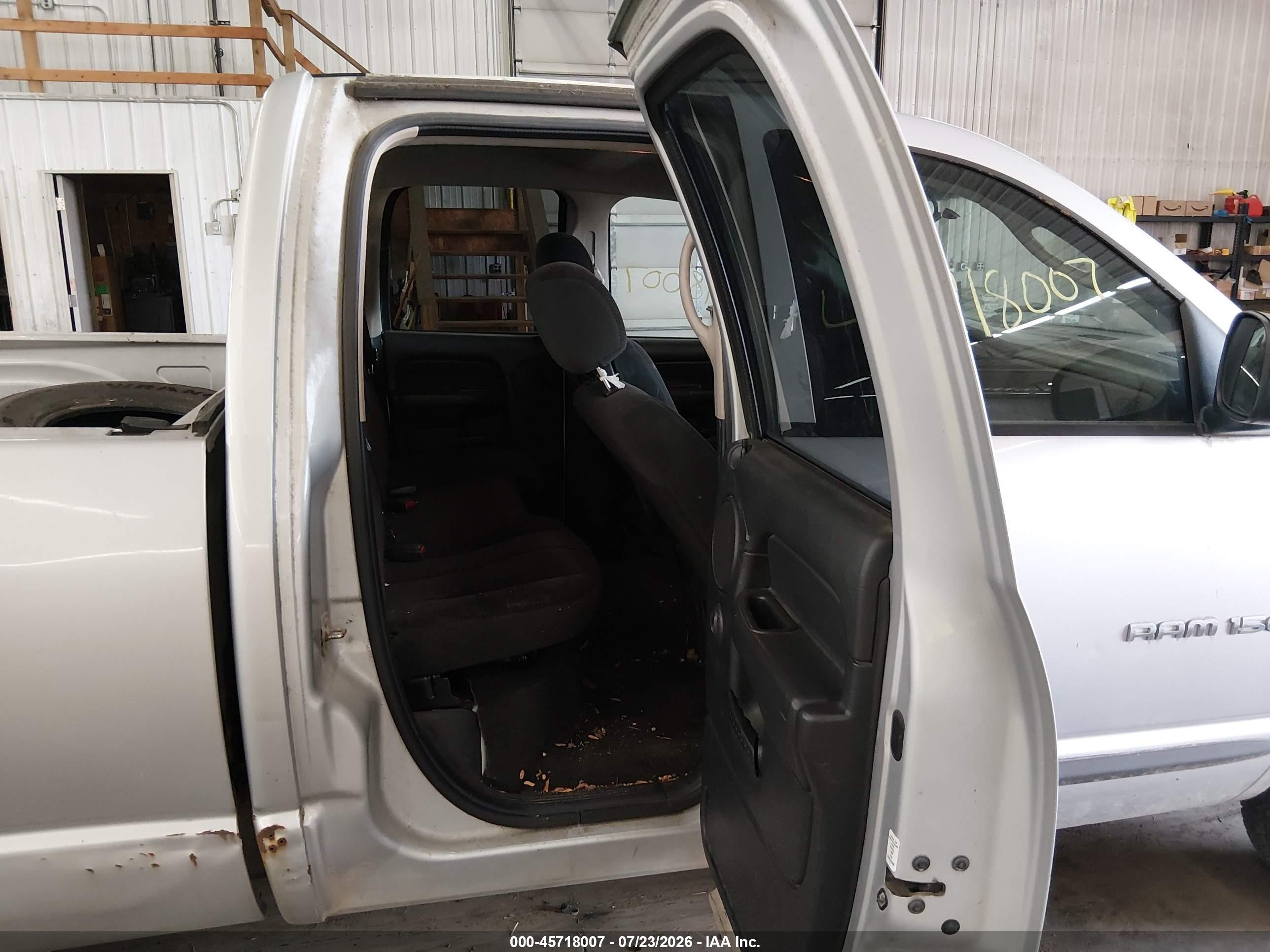 2002 Dodge Ram 1500 St Серебряный vin: 3D7HA18N72G196612
