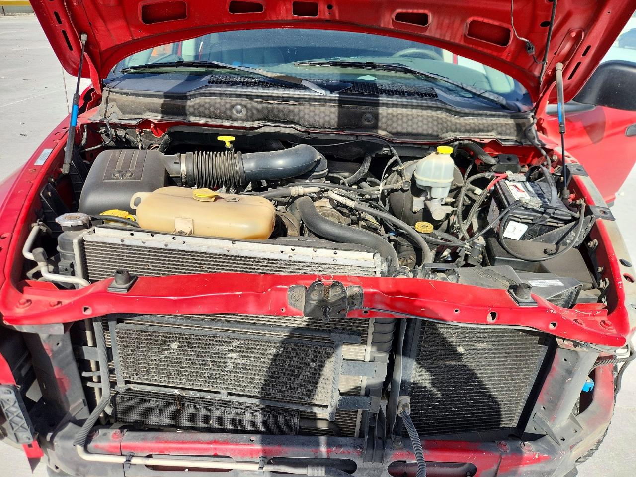 2002 Dodge Ram 1500 Red vin: 3D7HA18Z12G208188