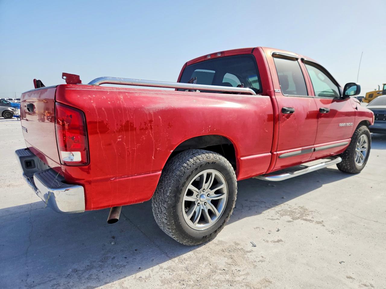 2002 Dodge Ram 1500 Red vin: 3D7HA18Z12G208188