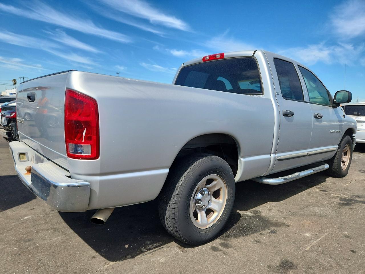 2002 Dodge Ram 1500 Silver vin: 3D7HA18Z32G185738