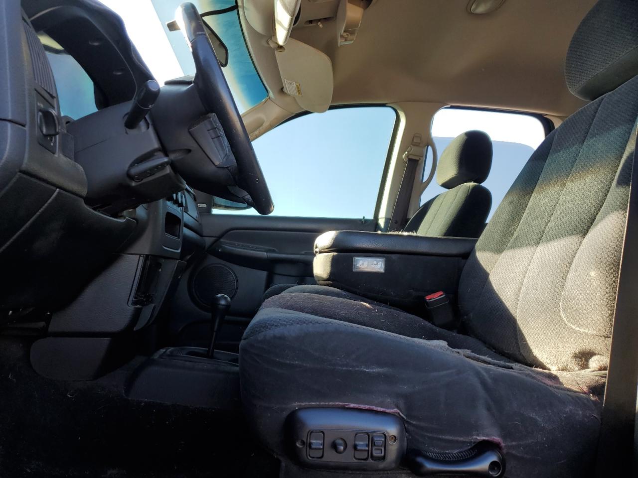 2002 Dodge Ram 1500 Charcoal vin: 3D7HU18N62G130978