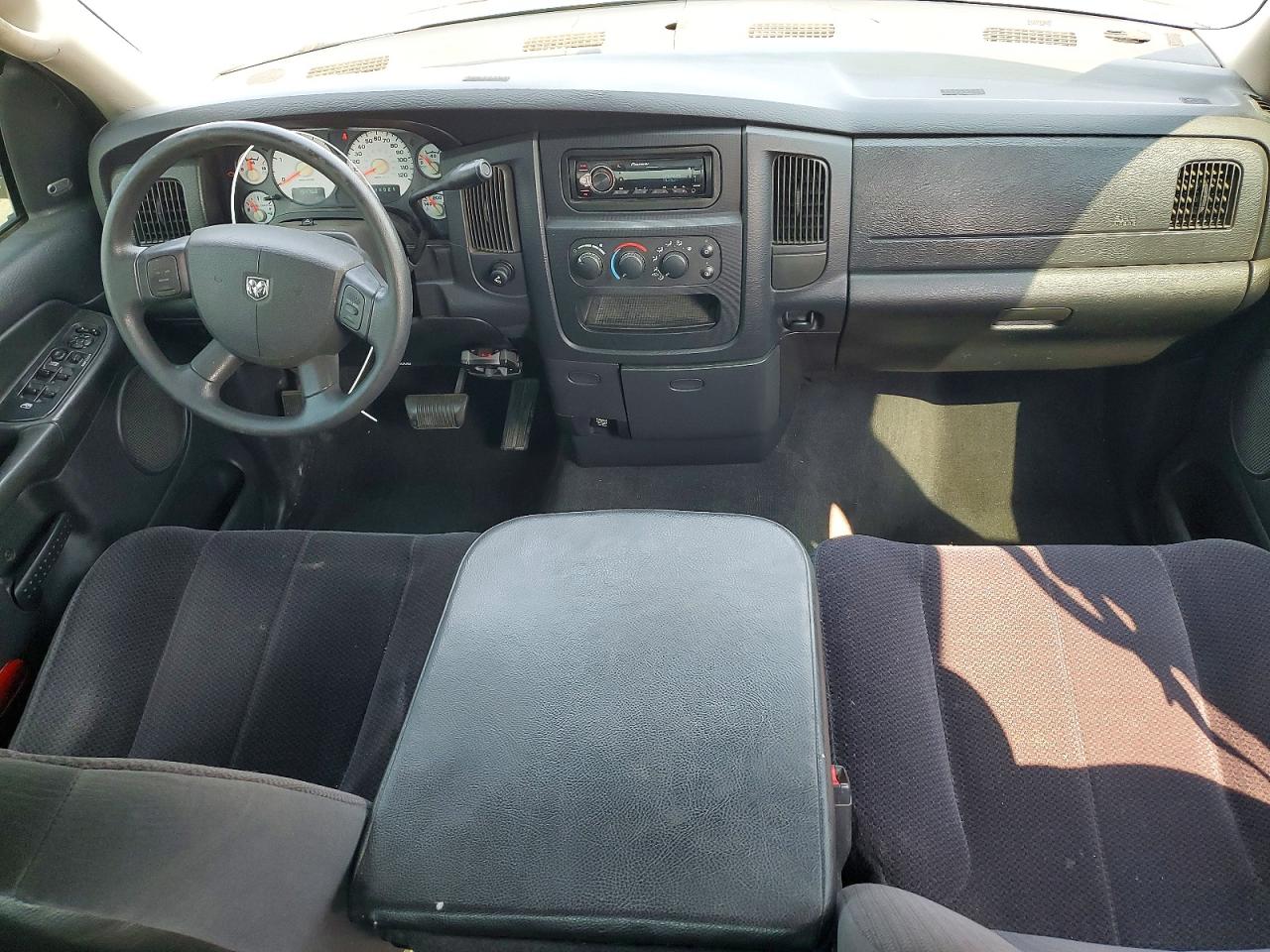 2004 Dodge Ram 2500 St Silver vin: 3D7KA28C94G188802