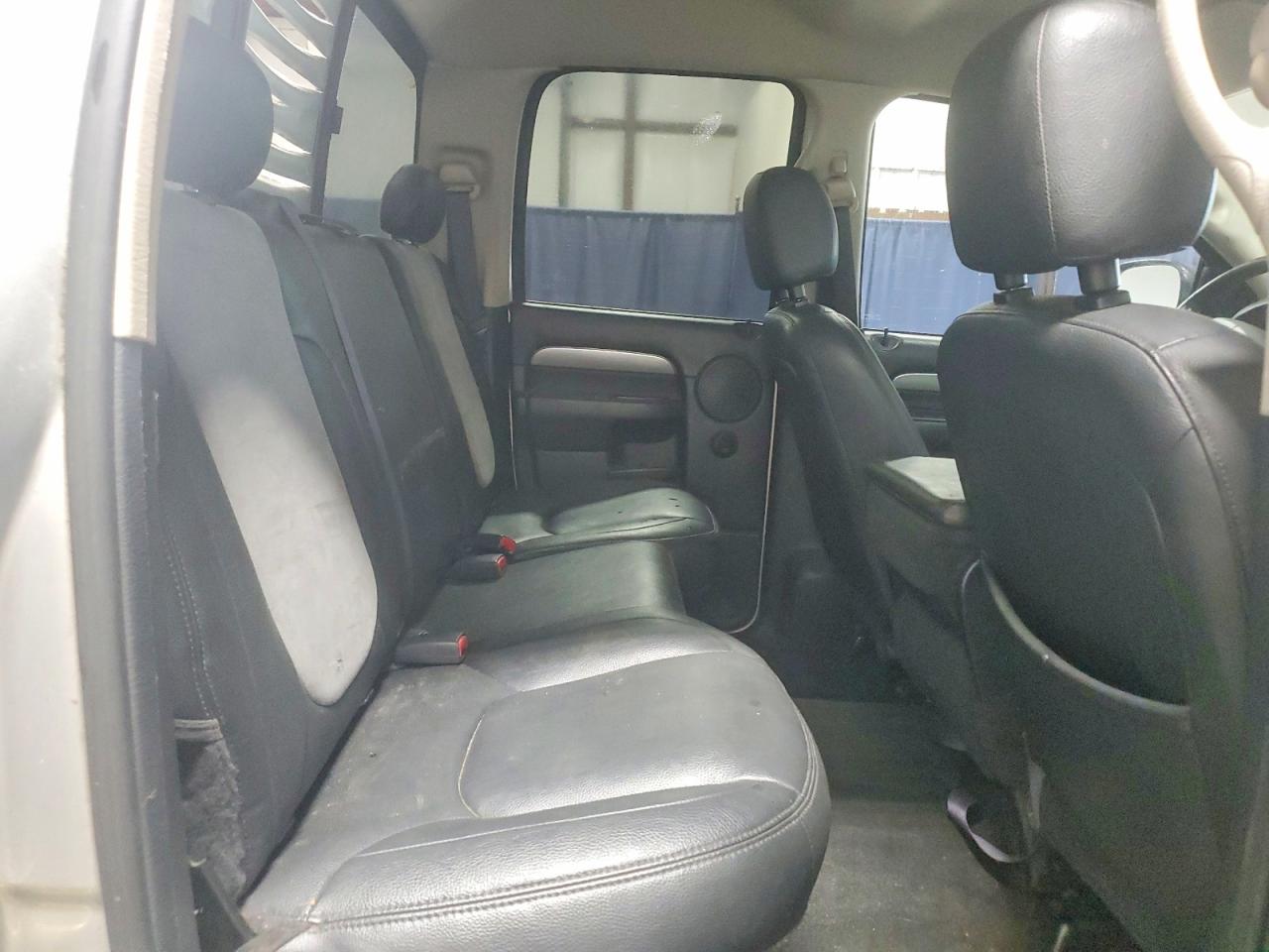 2004 Dodge Ram 2500 St Silver vin: 3D7KA28D54G176431