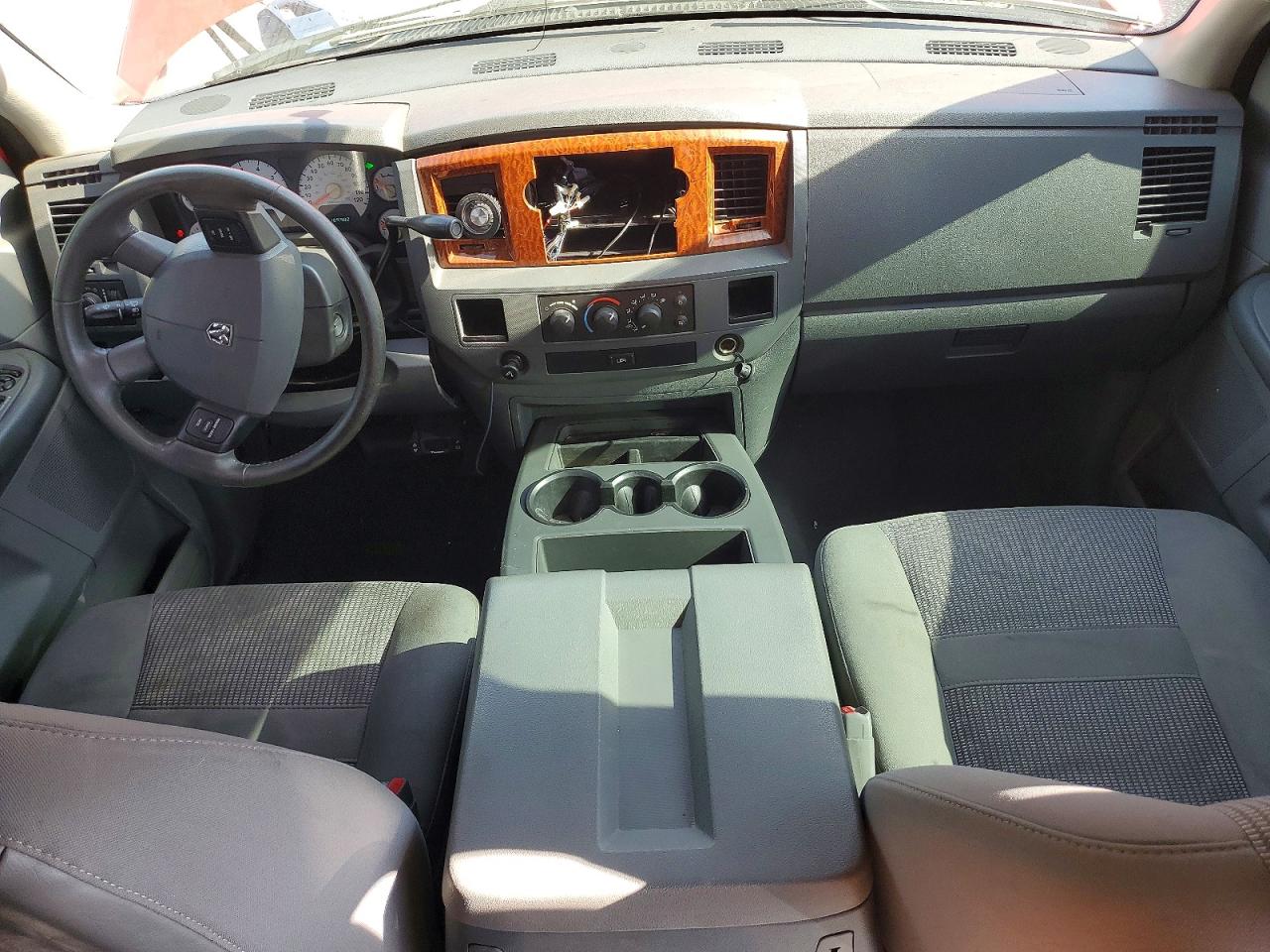 2006 Dodge Ram 1500 Red vin: 3D7KR19D86G277077