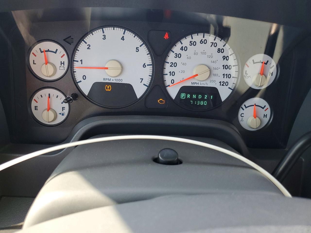 2008 Dodge Ram 1500 Silver vin: 3D7KR19DX8G104776