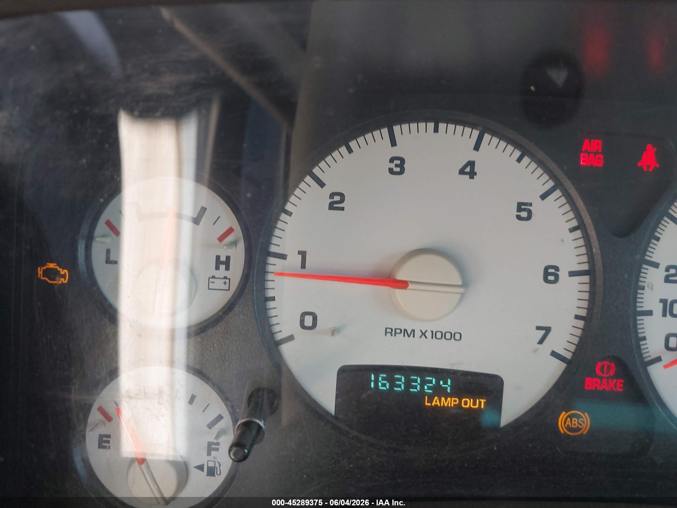 2005 Dodge Ram 2500 St Белый vin: 3D7KR26D65G863415