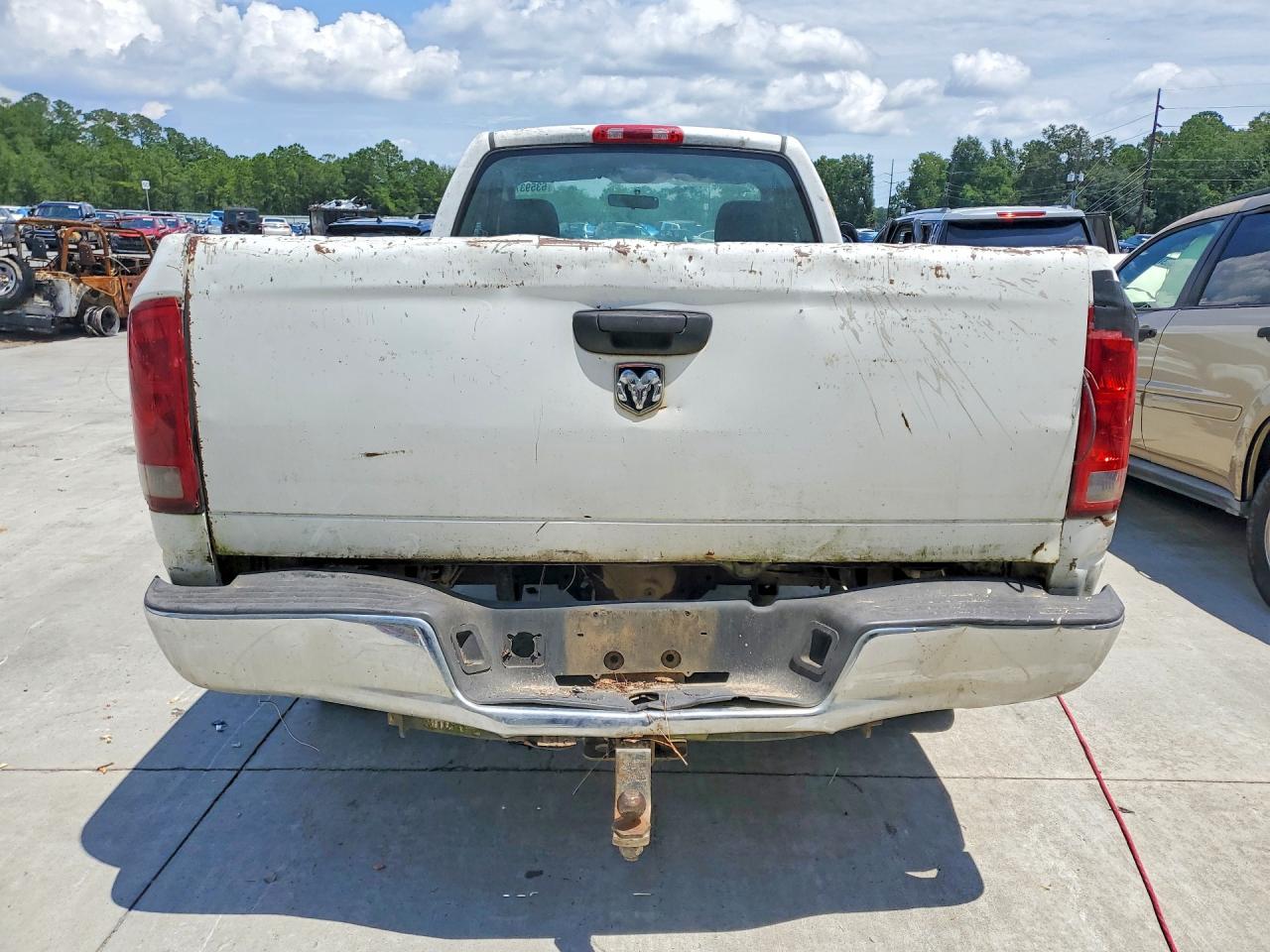 2005 Dodge Ram 2500 St Белый vin: 3D7KR26D85G742451