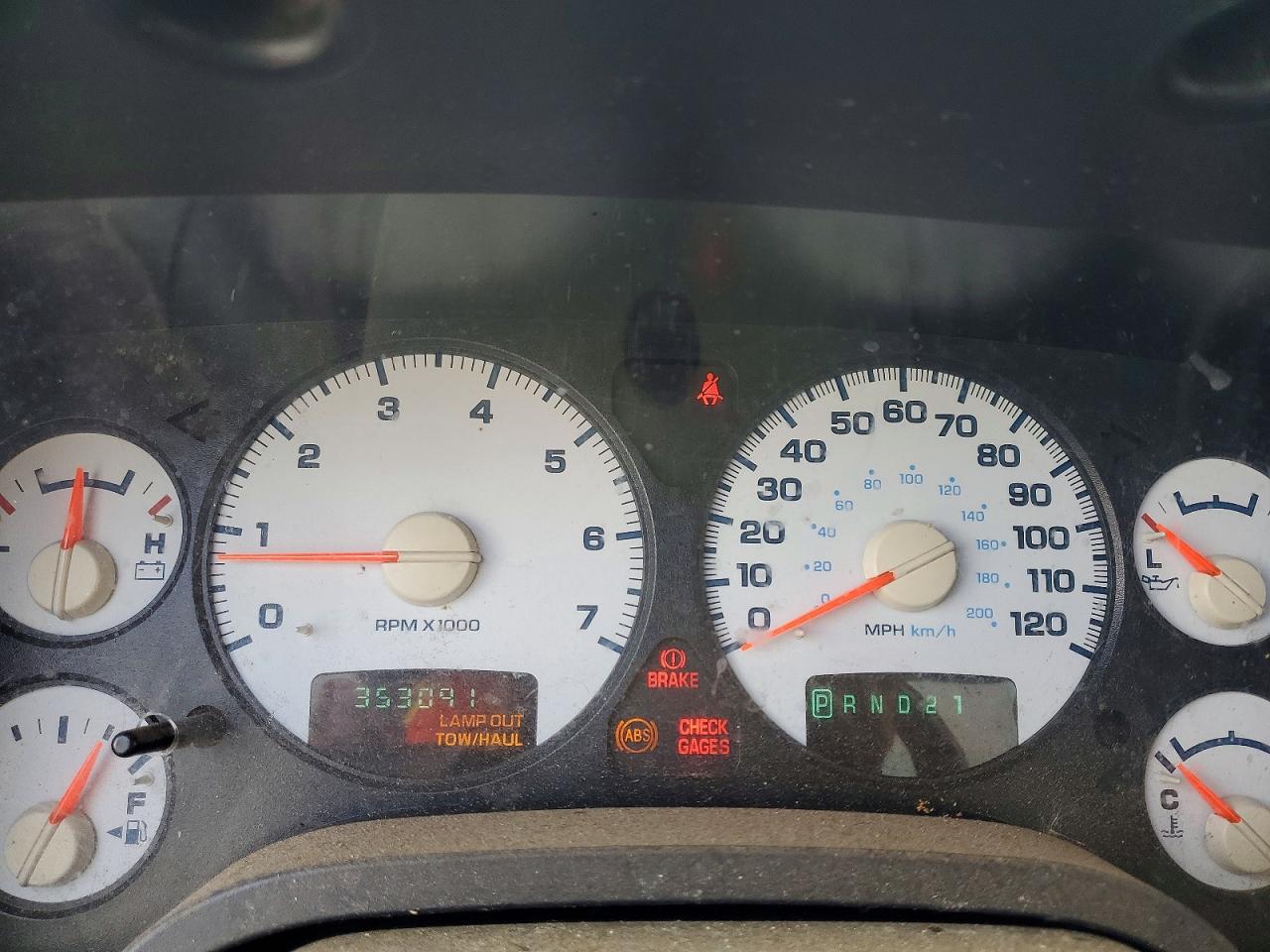 2005 Dodge Ram 2500 St Белый vin: 3D7KR26D85G742451