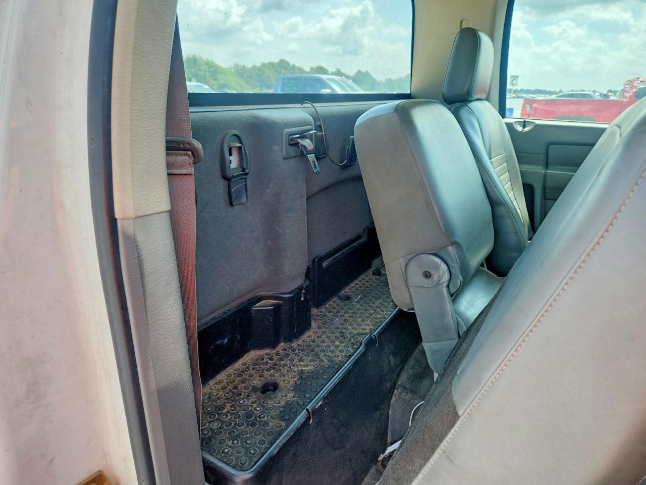 2006 Dodge Ram 2500 St/slt White vin: 3D7KR26D96G270388