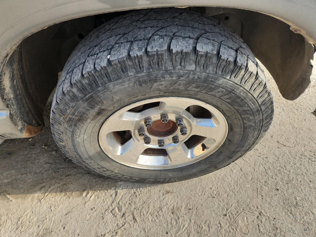 2007 Dodge Ram 2500 St/slt Gray vin: 3D7KR28A67G843624 Damage: Right Front Center Cap, Missing, Replacement Required