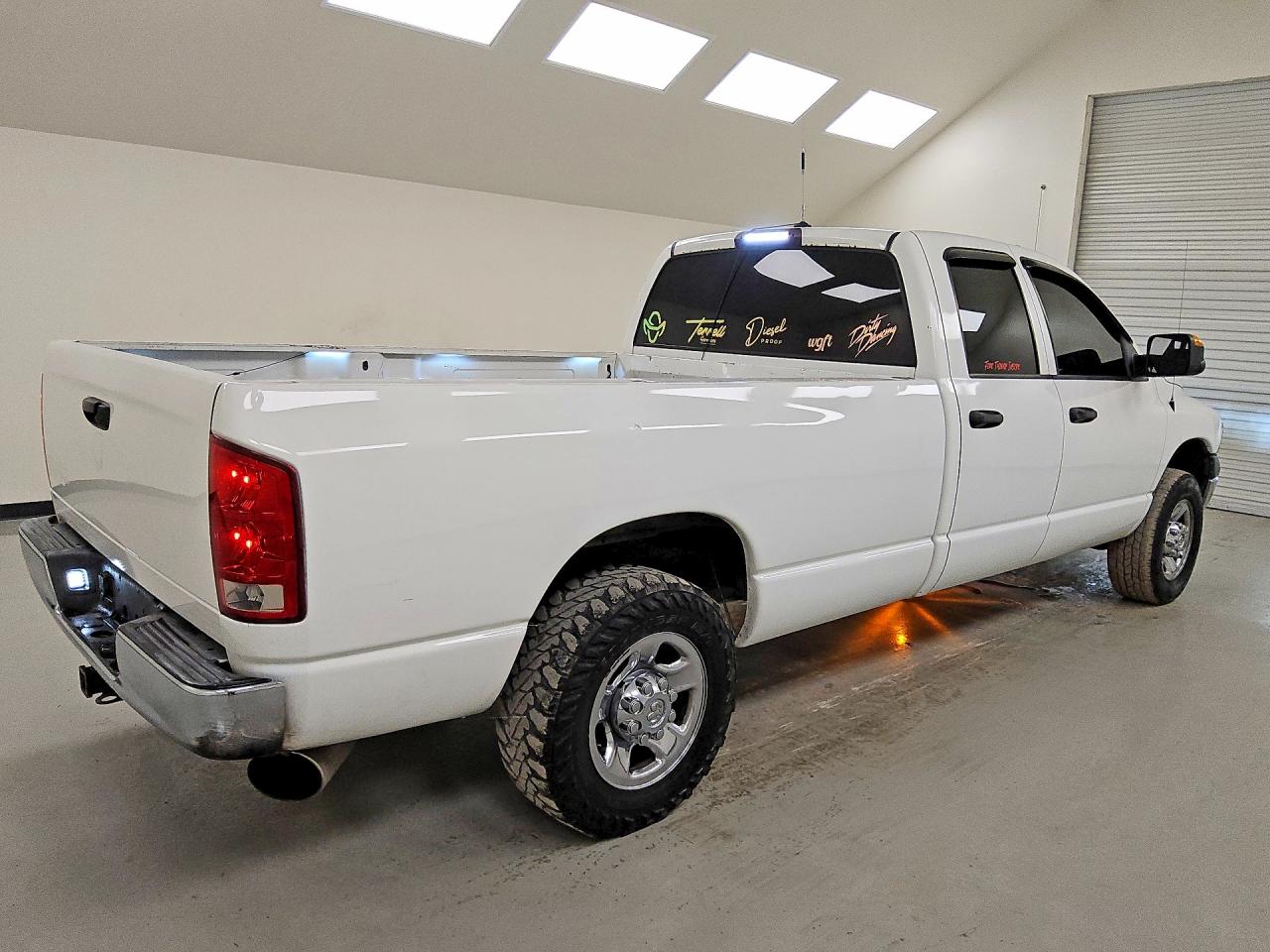2005 Dodge Ram 2500 St White vin: 3D7KR28C05G812903