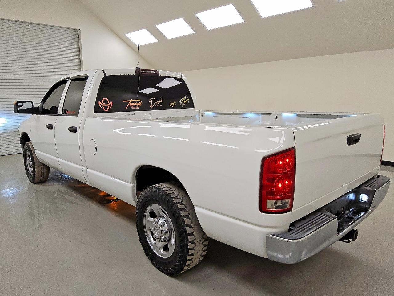 2005 Dodge Ram 2500 St White vin: 3D7KR28C05G812903