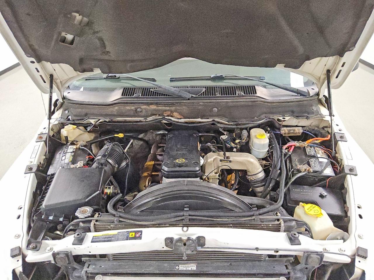 2005 Dodge Ram 2500 St White vin: 3D7KR28C05G812903