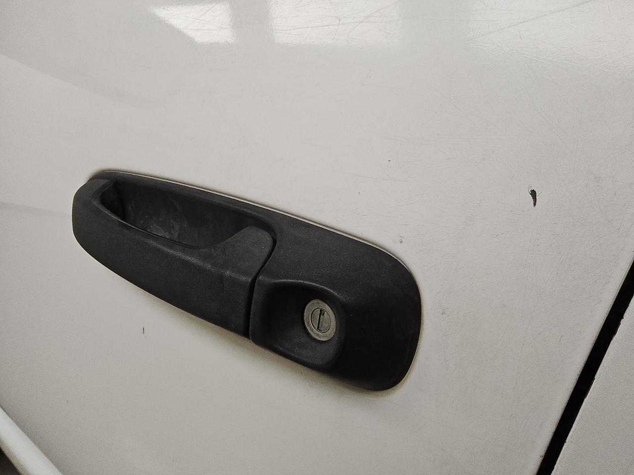 2005 Dodge Ram 2500 St White vin: 3D7KR28C05G812903 Damage: Left Front Door, Heavy Scratch, 1 To 2 Inches