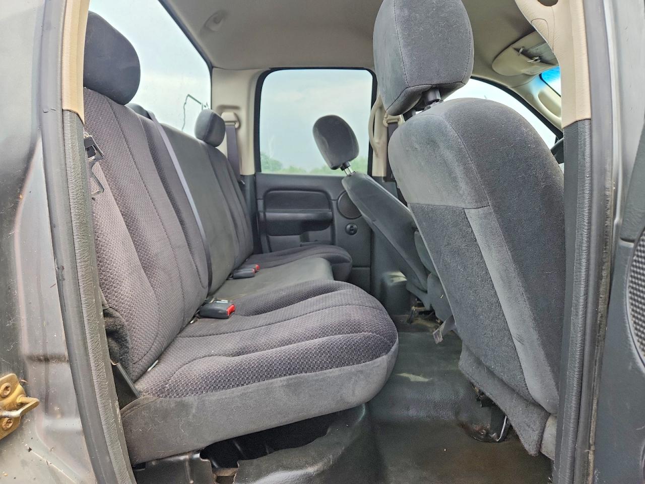 2005 Dodge Ram 2500 St Серый vin: 3D7KS28C05G711073