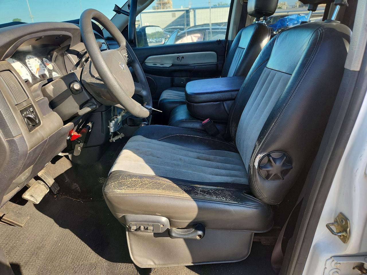 2005 Dodge Ram 2500 St White vin: 3D7KS28C65G766207