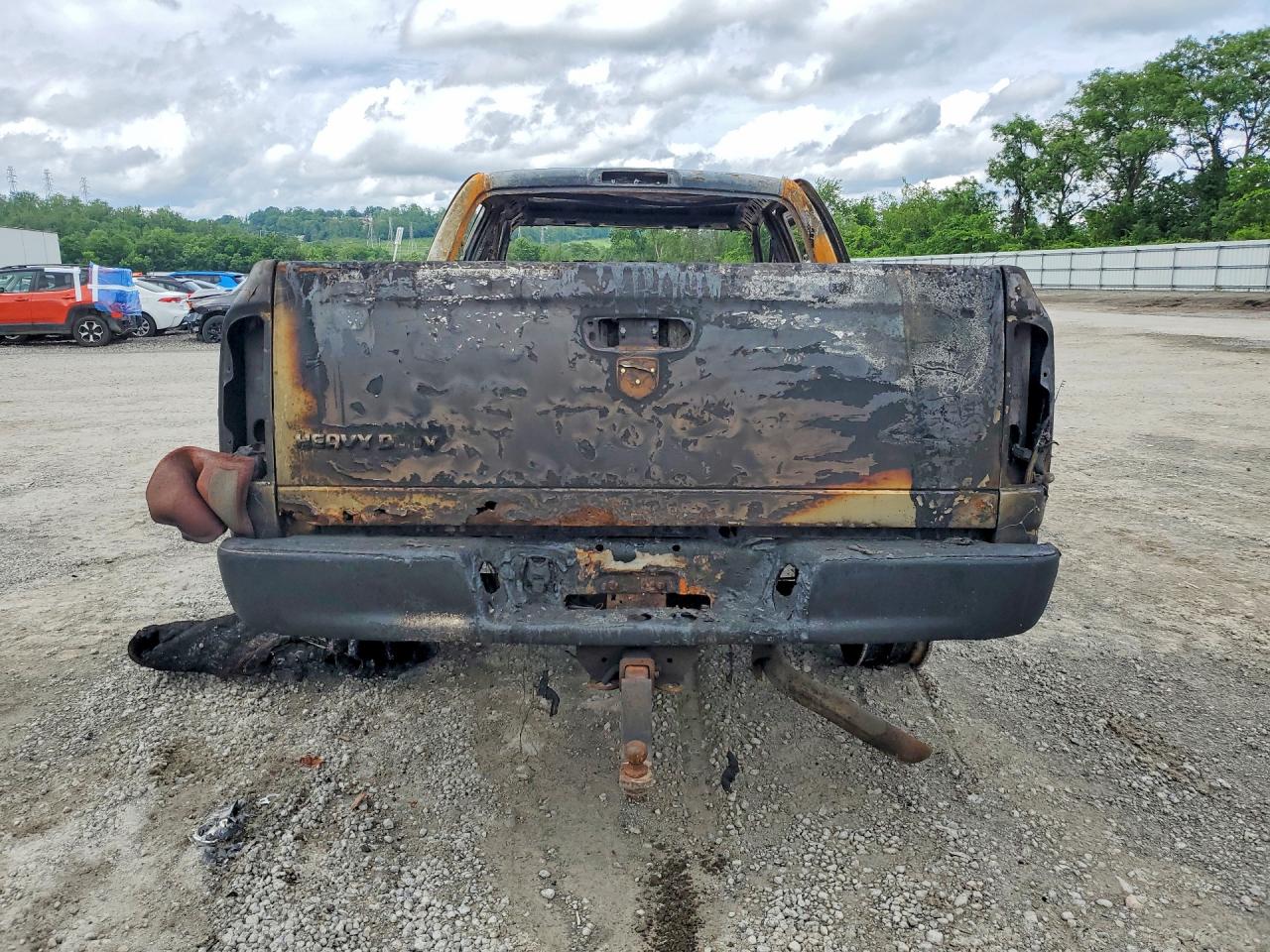 2006 Dodge Ram 2500 St Burn vin: 3D7KS28D86G132150