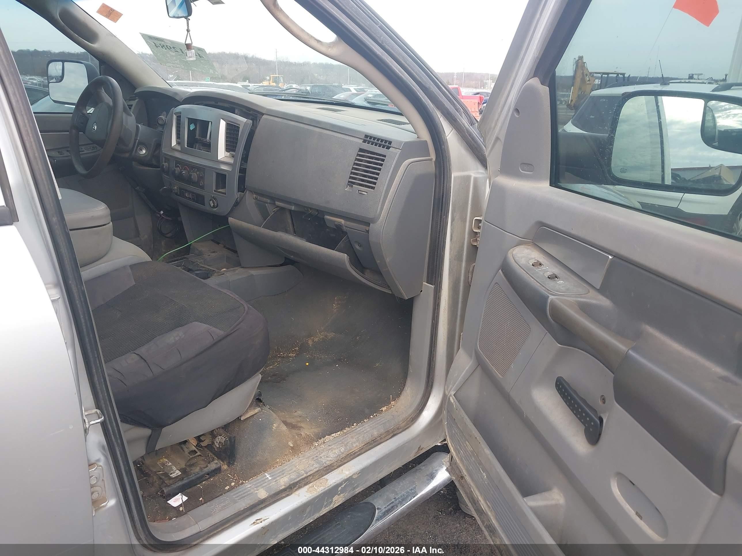 2008 Dodge Ram 2500 Sxt/slt Серебряный vin: 3D7KS29A98G177931