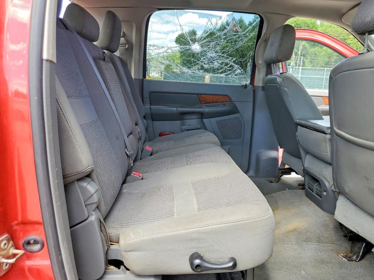 2006 Dodge Ram 2500 Red vin: 3D7KS29D06G129791