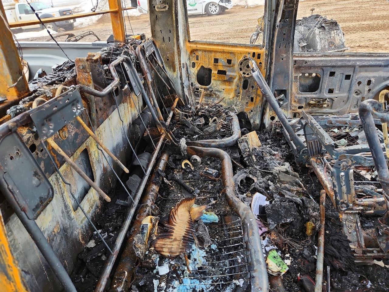 2004 Dodge Ram 2500 St Burn vin: 3D7KU28C44G167072