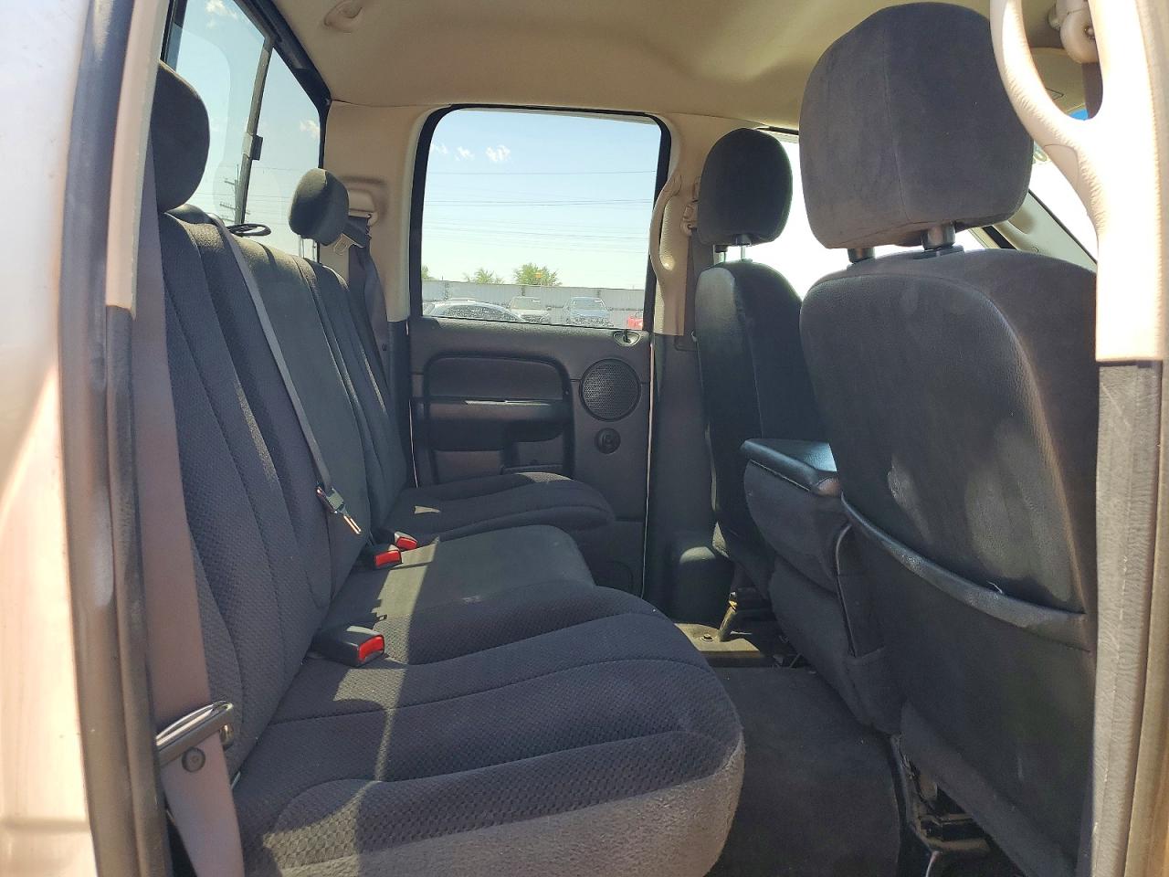 2004 Dodge Ram 2500 St Silver vin: 3D7KU28C64G104779