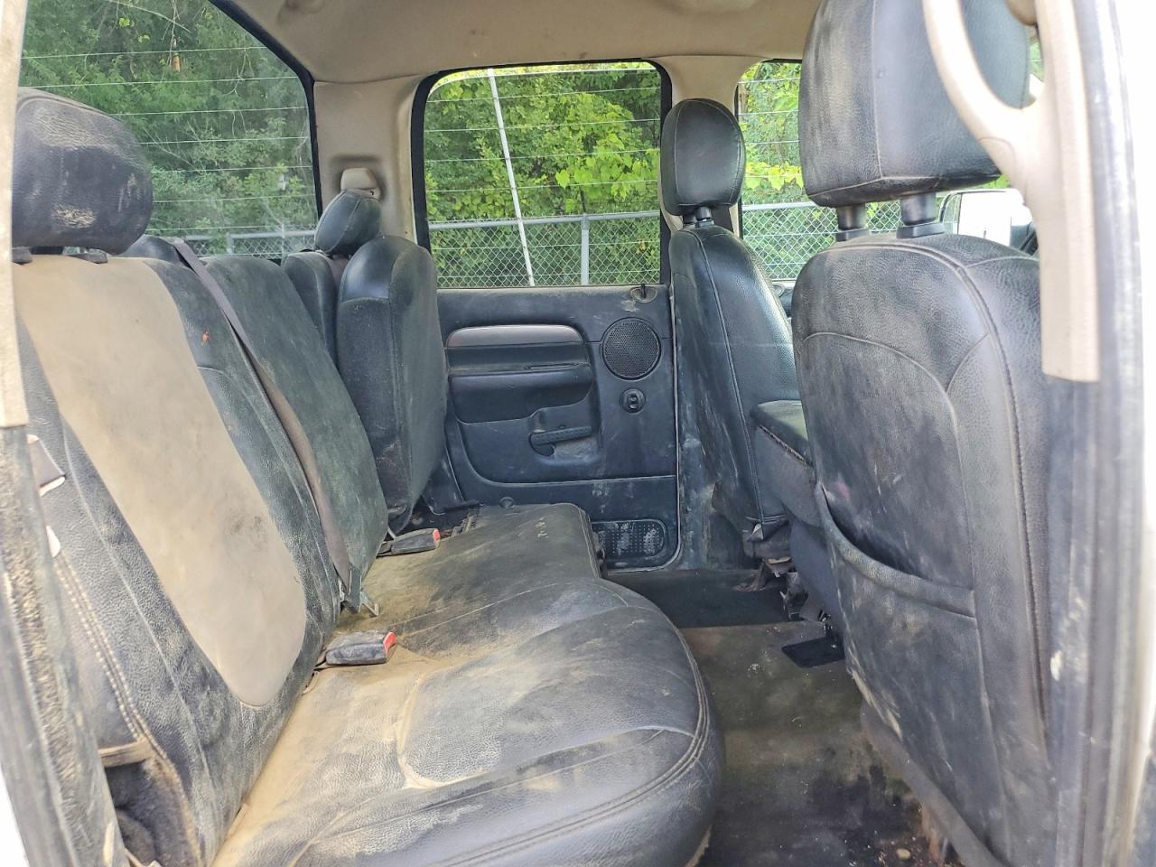 2004 Dodge Ram 2500 St White vin: 3D7KU28C94G193683