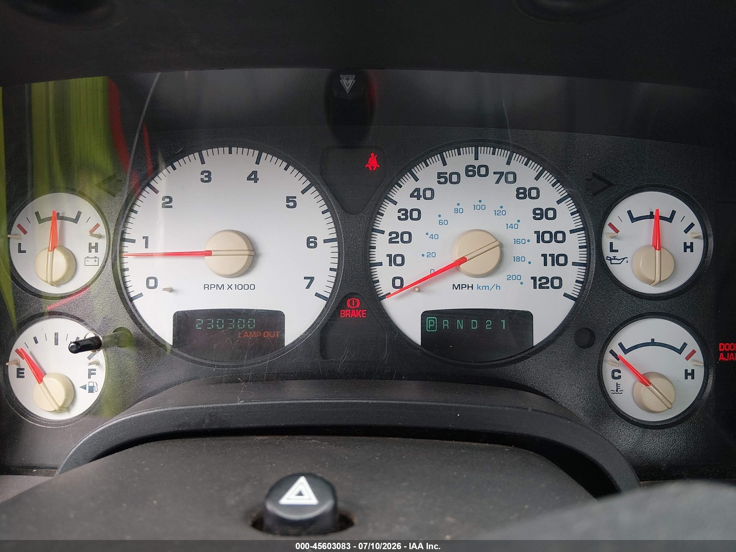 2004 Dodge Ram 2500 St Белый vin: 3D7KU28D04G157681