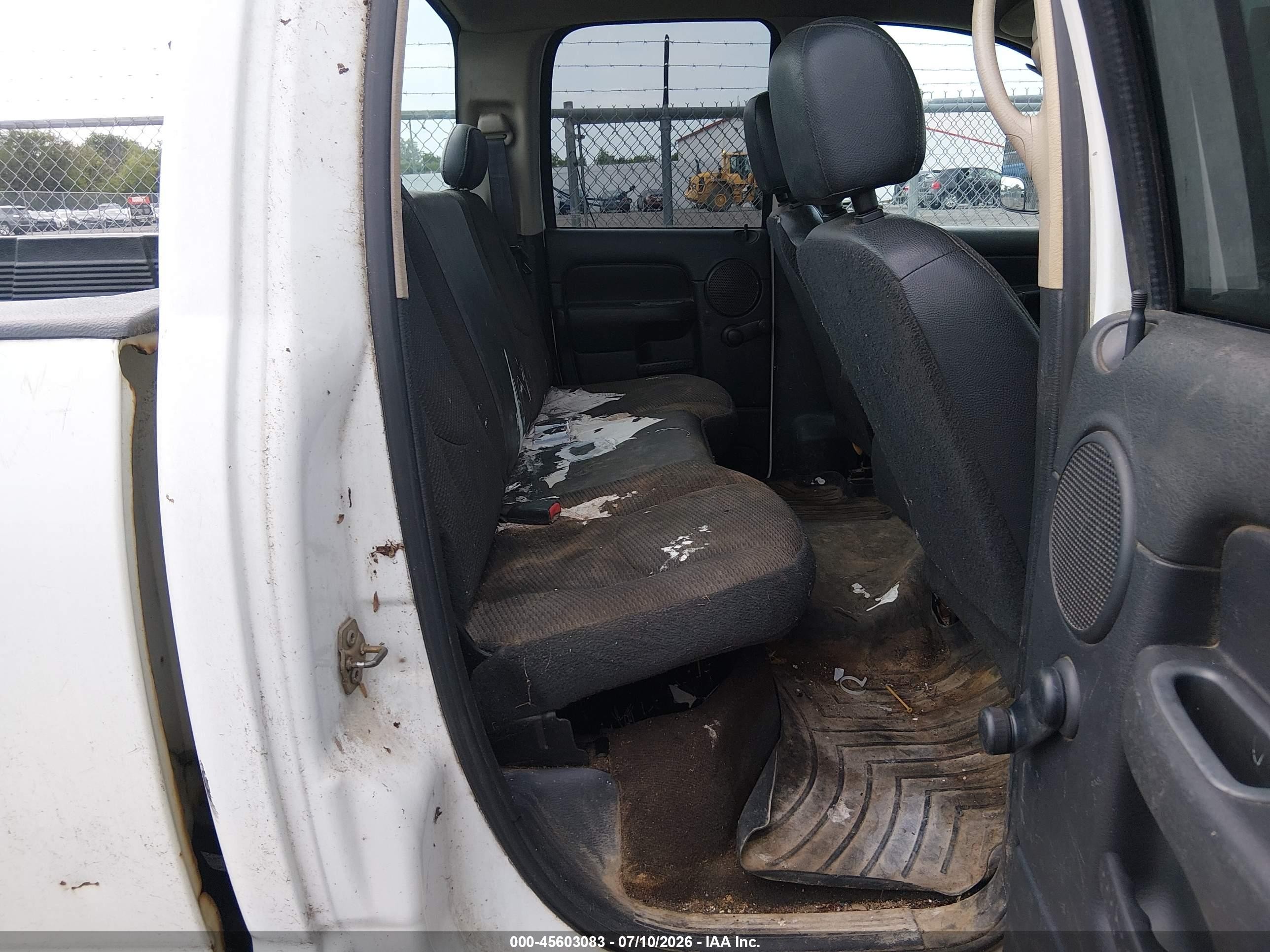 2004 Dodge Ram 2500 St Белый vin: 3D7KU28D04G157681